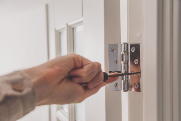 Hinge Repair in Metairie