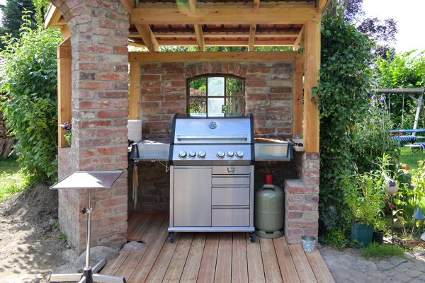 Propane Grill Assembly in Metairie