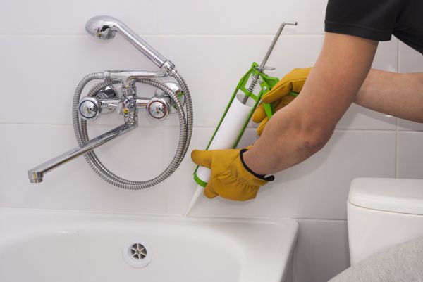 Bathtub Caulking in Metairie