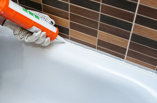 Bathtub Sealing in Metairie