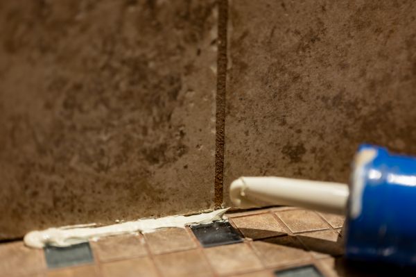 Shower Caulk Replacement in Metairie